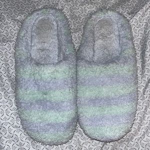 Blue and Green Dearfoams Hard-Sole Slippers